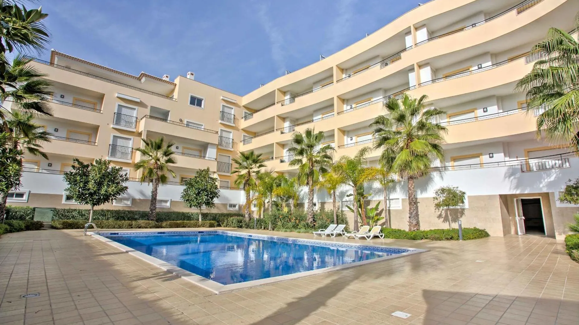 Apartment Lagos Palm Tree With Pool By Homing Portugal